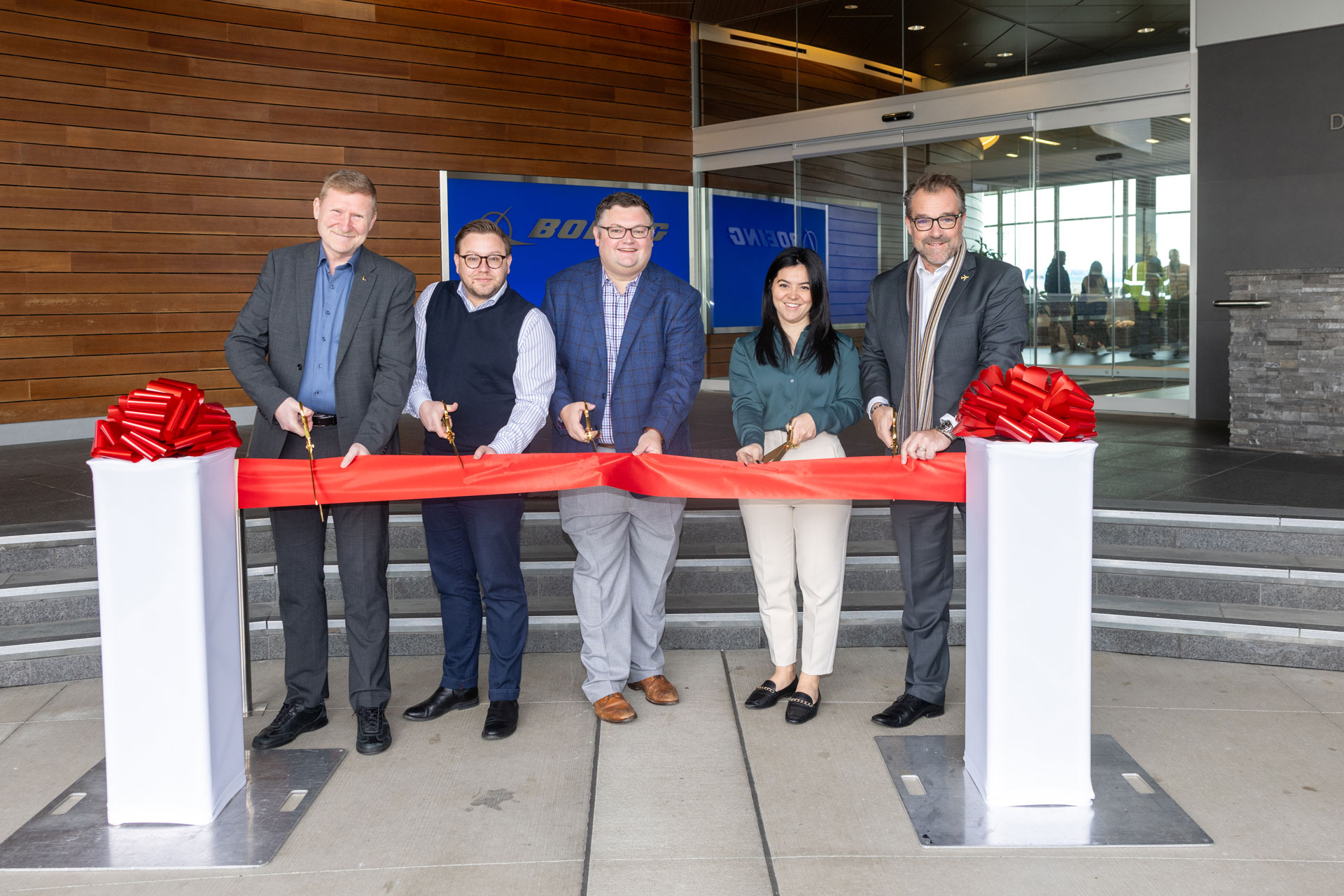 MSC Air cargo team cutting the ribbon